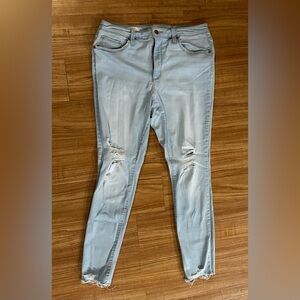 Universal Thread | High Rise Distressed Skinny Jeans | Light Blue | Size 14/32R|